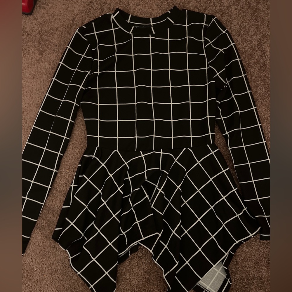 Set - Picture 2 of 2